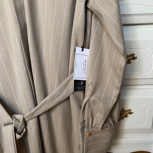 Beige pinstripe designer dress brand new size small - Picture 3 of 16